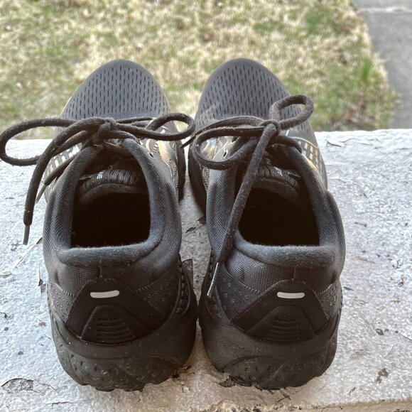 BROOKS Adrenaline 21 All Black Womens Running Athletic Shoes 9.5 41 M Comfort - Picture 4 of 6